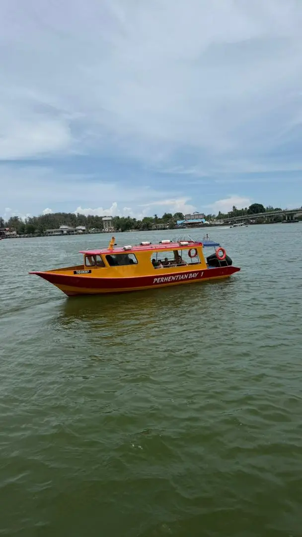 Bot laju ke Pulau Perhentian dari Jeti Kuala Besut
